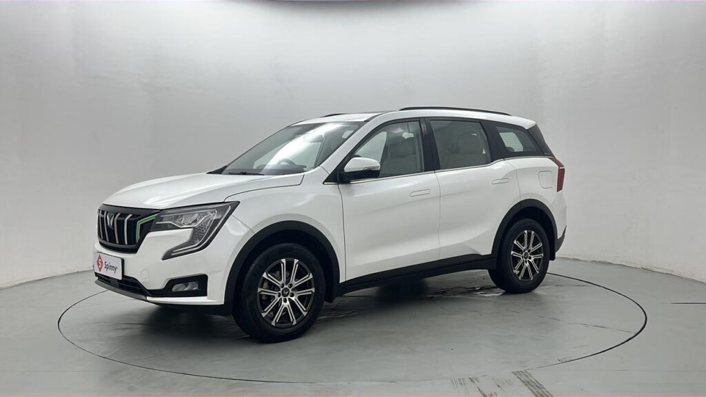 Mahindra XUV 700